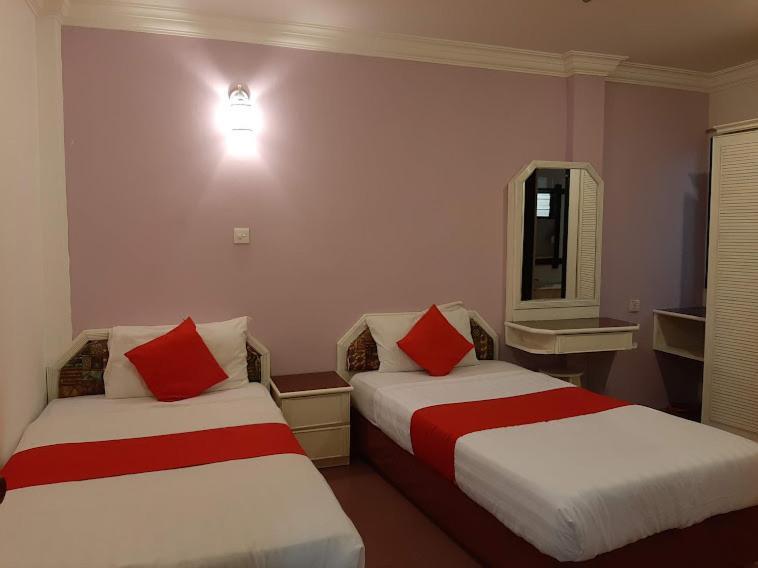 G City Hotel Телук-Інтан Екстер'єр фото